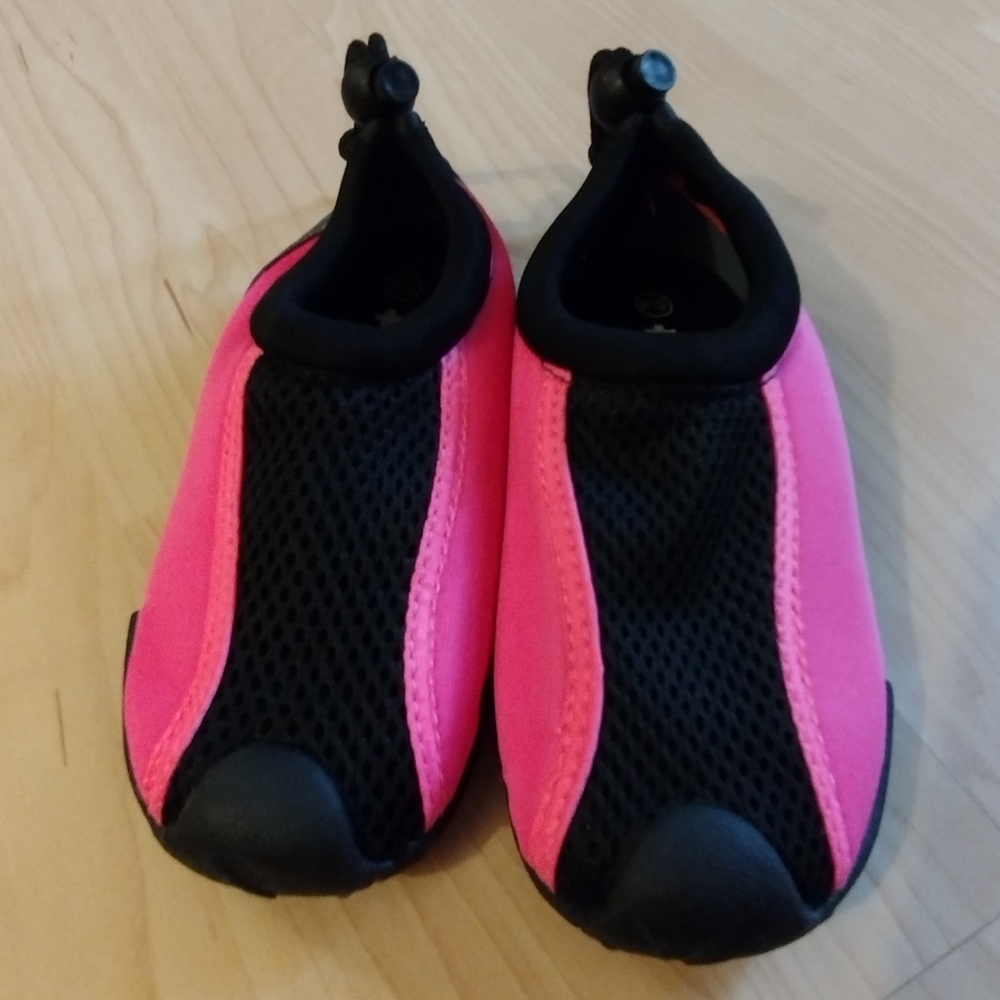 Kids Lifeguard swim shoes size 9/10